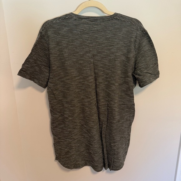 Men's A&F Striped T-Shirt - Picture 3 of 3